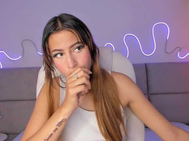 Aitanaa live cam on BongaCams