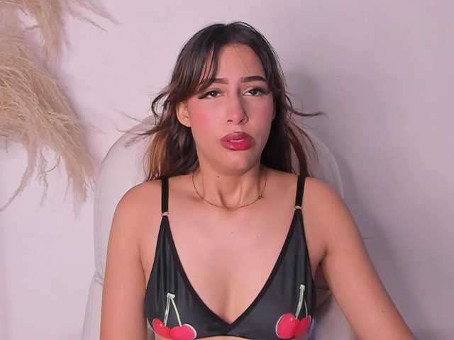 Aitanaa live cam on BongaCams