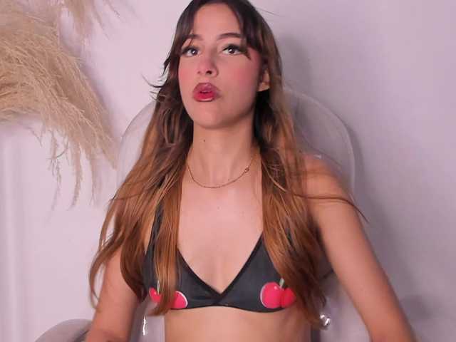 Aitanaa live cam on BongaCams