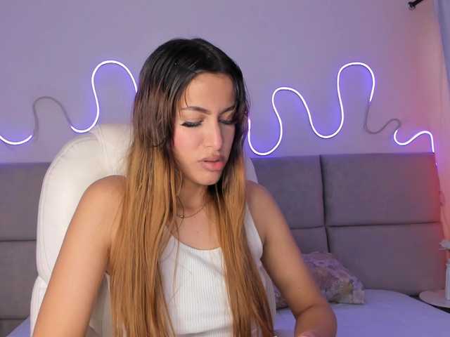 Aitanaa live cam on BongaCams