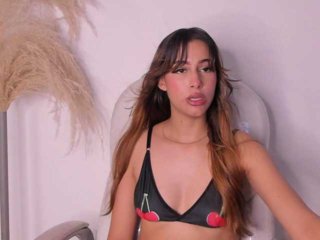 Aitanaa live cam on BongaCams