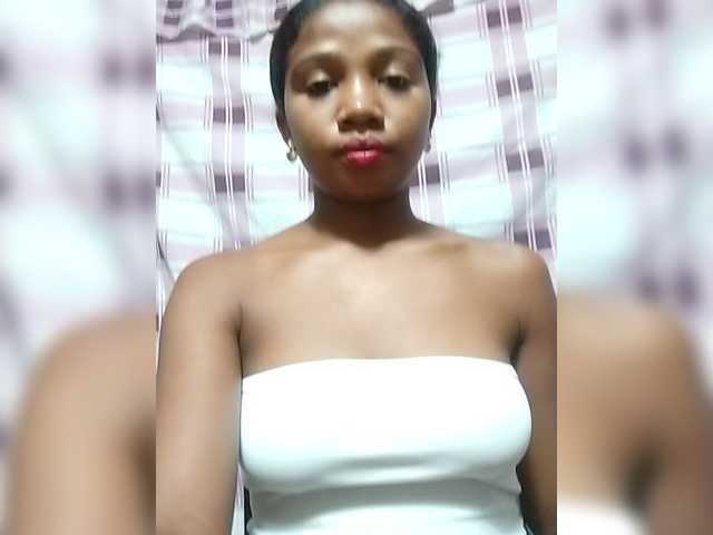Christinah Live Cam on BongaCams