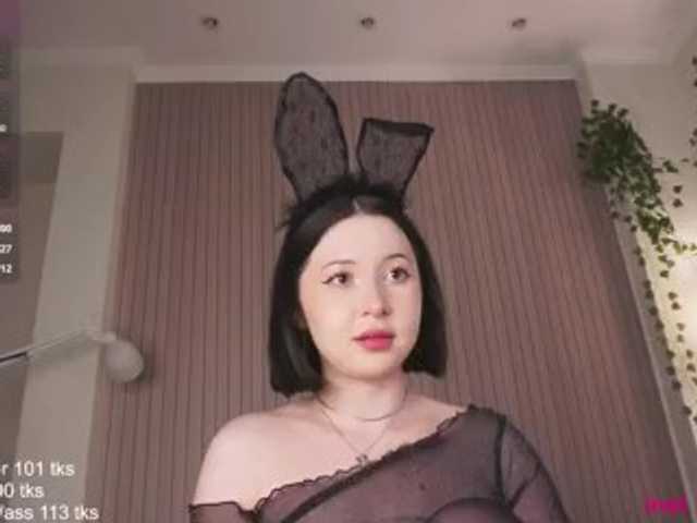 Holyhee live cam on BongaCams