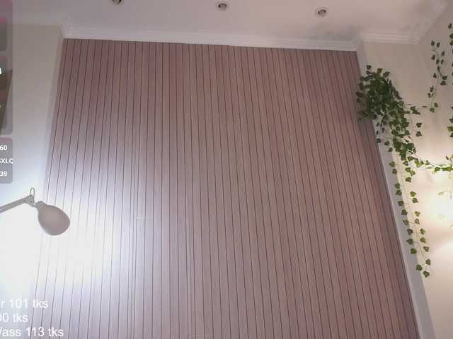 Holyhee live cam on BongaCams