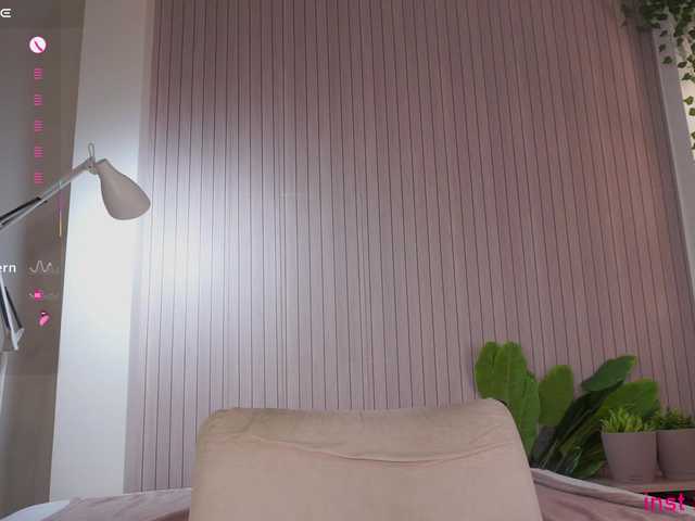 Holyhee live cam on BongaCams
