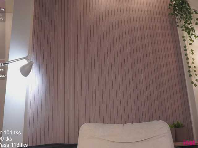 Holyhee live cam on BongaCams