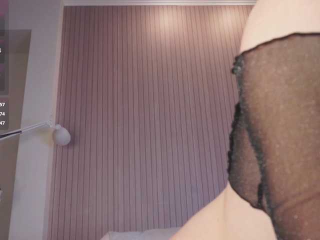 Holyhee live cam on BongaCams