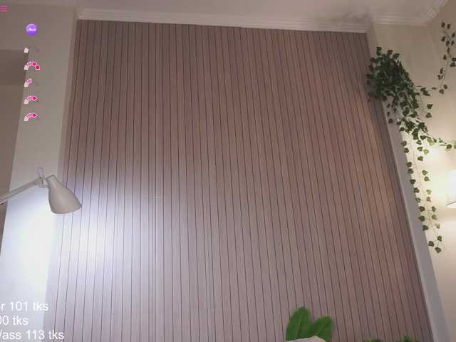 Holyhee live cam on BongaCams