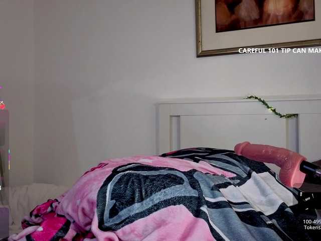 bambiishere live cam on BongaCams