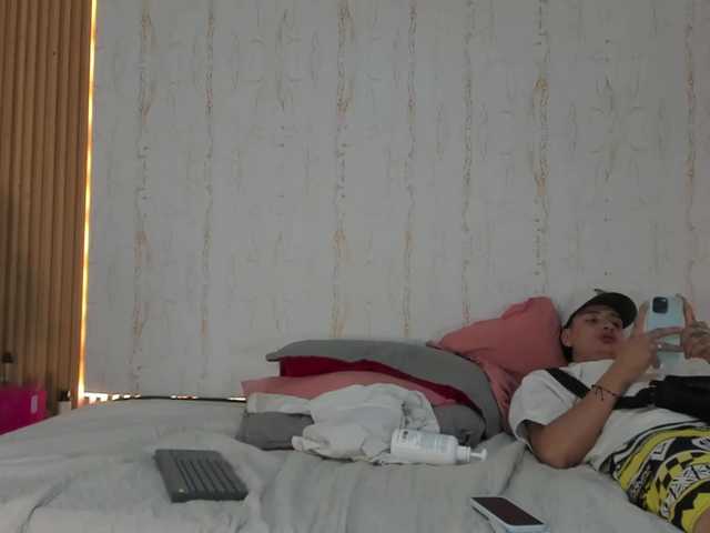 twomilkyway live cam on BongaCams