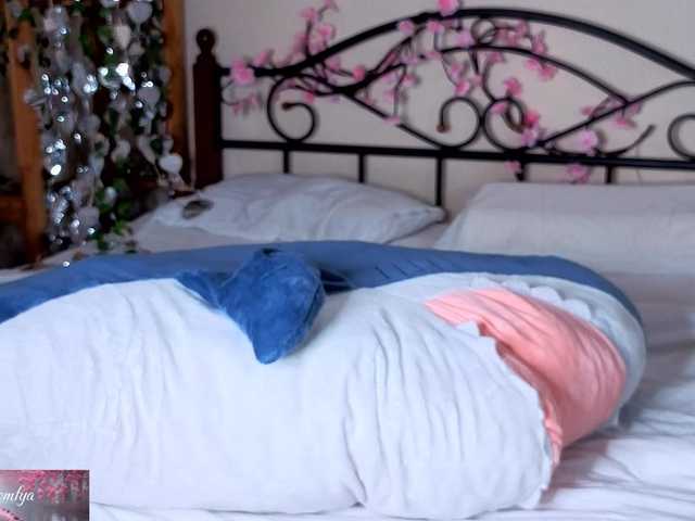 HoneyComfya's BongaCams show and profile