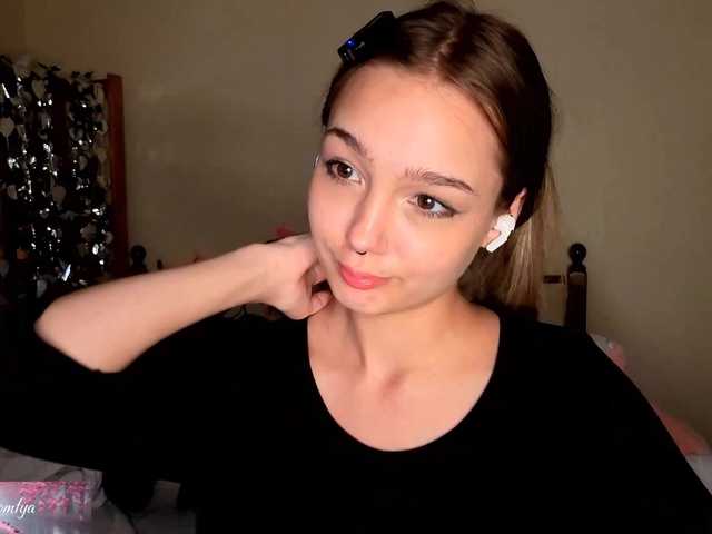 HoneyComfya live cam on BongaCams