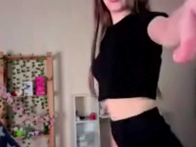 HoneyComfya's BongaCams show and profile