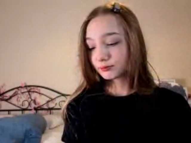 HoneyComfya's BongaCams show and profile