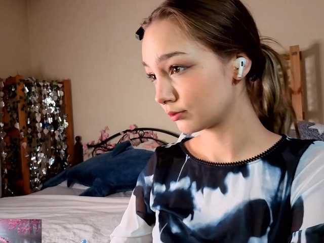 HoneyComfya's BongaCams show and profile