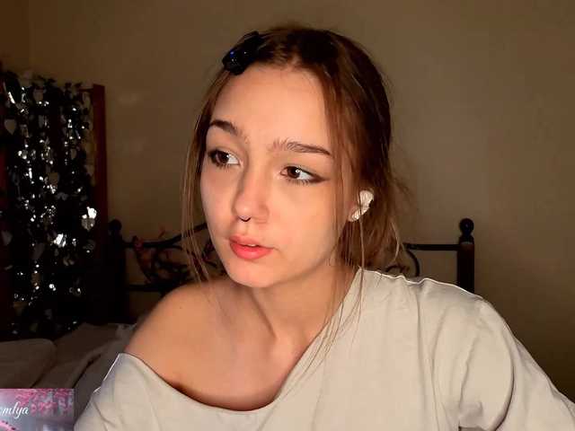 HoneyComfya live cam on BongaCams