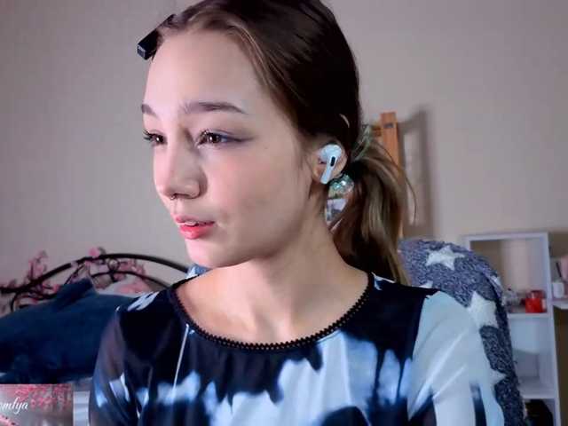 HoneyComfya's BongaCams show and profile