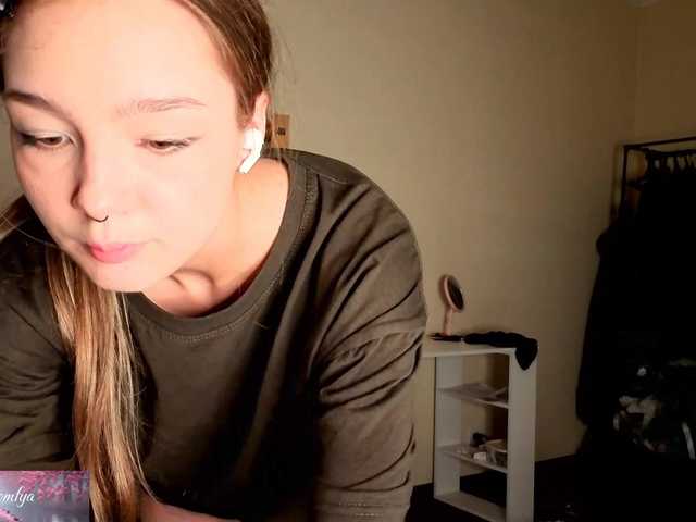 HoneyComfya live cam on BongaCams