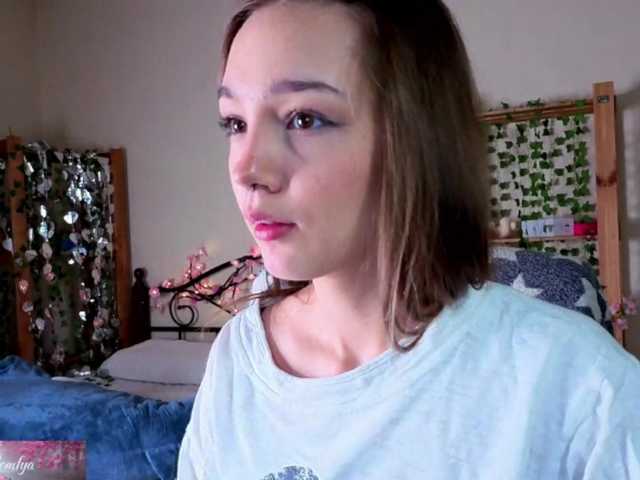 HoneyComfya's BongaCams show and profile