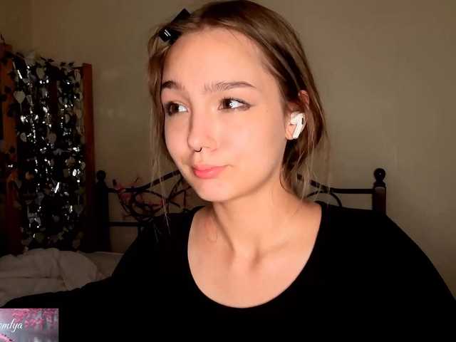 HoneyComfya live cam on BongaCams