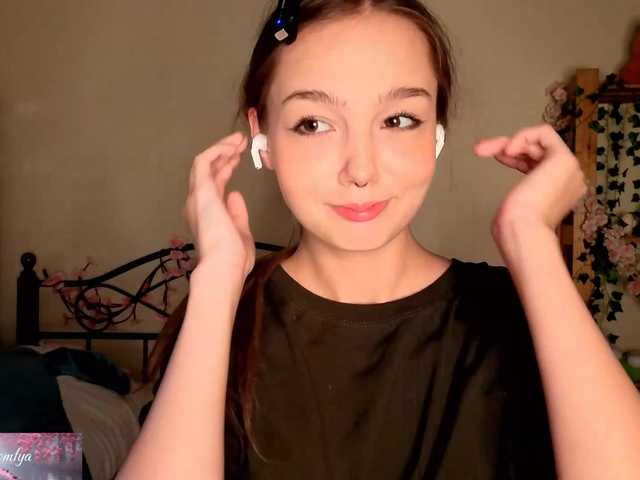 HoneyComfya live cam on BongaCams