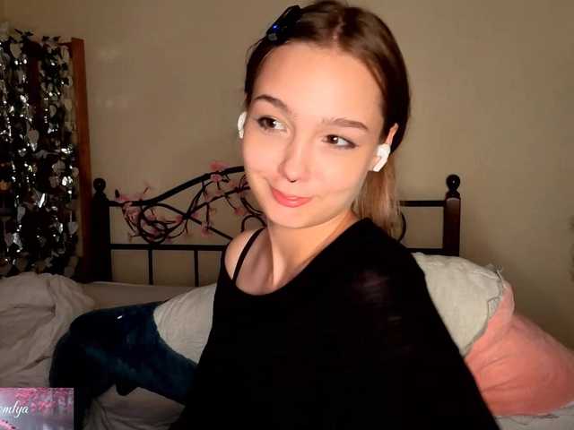 HoneyComfya live cam on BongaCams