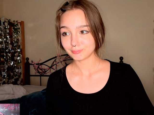 HoneyComfya live cam on BongaCams