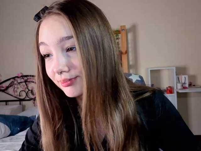 HoneyComfya's BongaCams show and profile