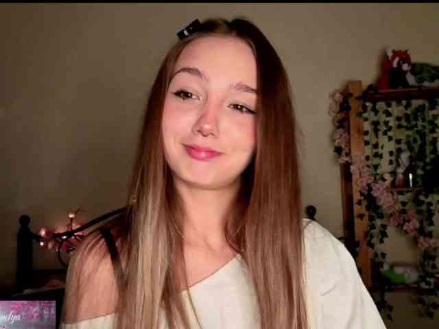 Modella: HoneyComfya