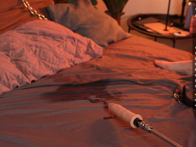 Julcy-Peach live webcam show