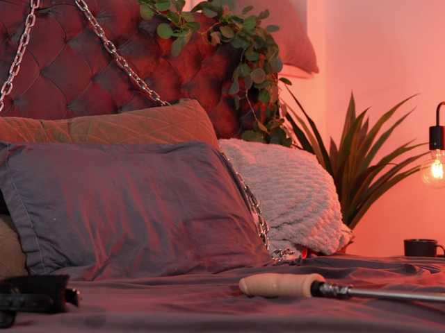 Julcy-Peach live cam on BongaCams