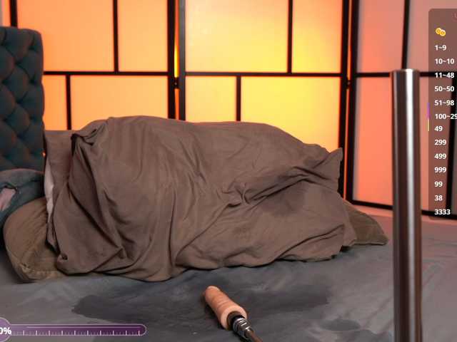 Julcy-Peach live cam preview