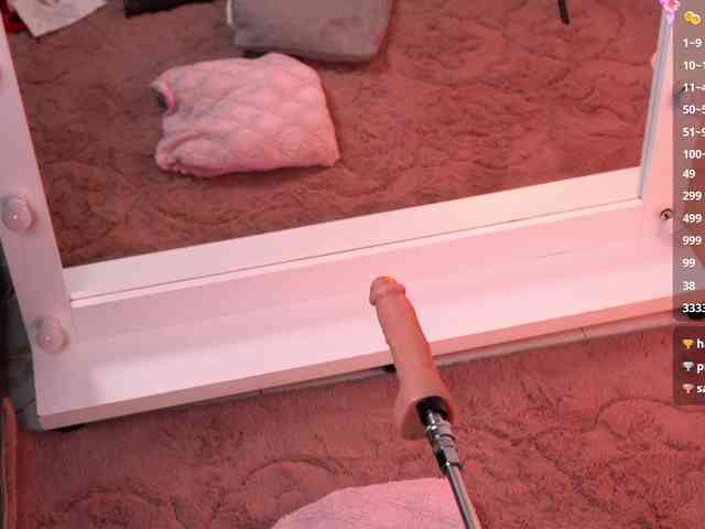 Julcy-Peach webcam