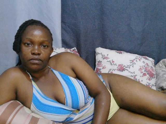 Cutie-lynda live cam on BongaCams
