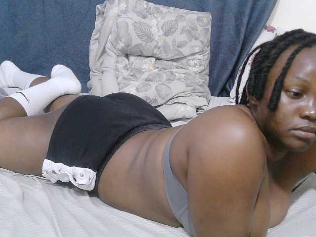 Cutie-lynda live cam on BongaCams