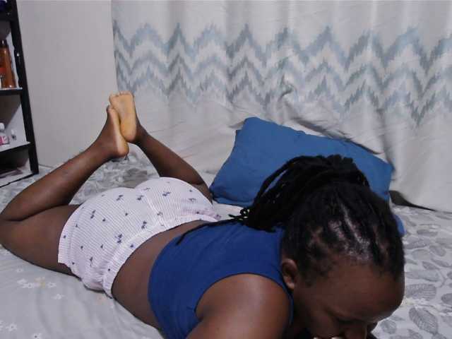 Cutie-lynda live cam on BongaCams
