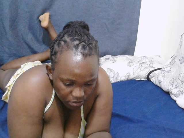 Cutie-lynda live cam on BongaCams