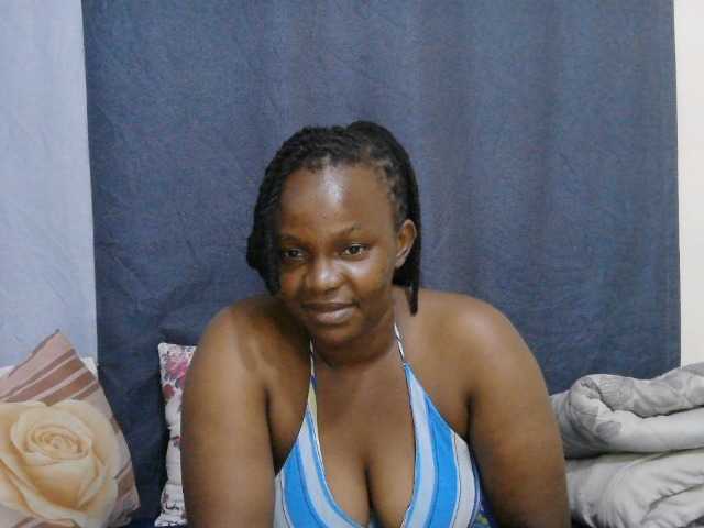 Cutie-lynda live cam on BongaCams