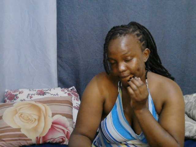 Cutie-lynda live cam on BongaCams