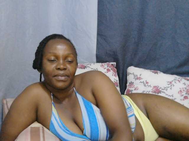 Cutie-lynda live cam on BongaCams