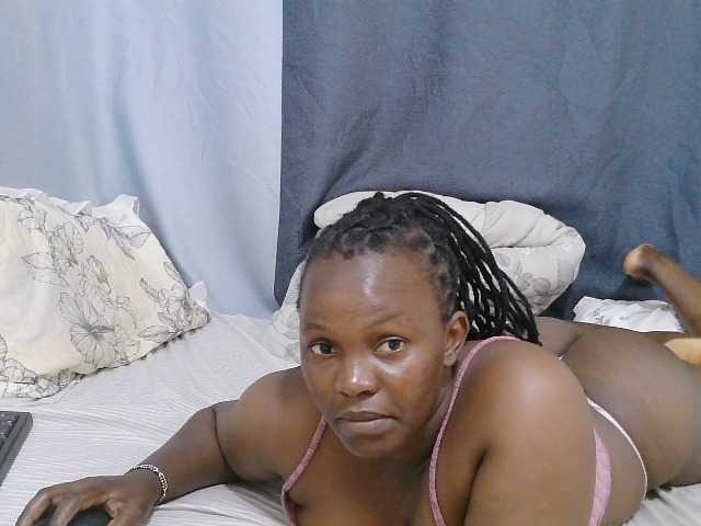Cutie-lynda live cam on BongaCams