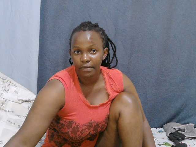 Cutie-lynda live cam on BongaCams
