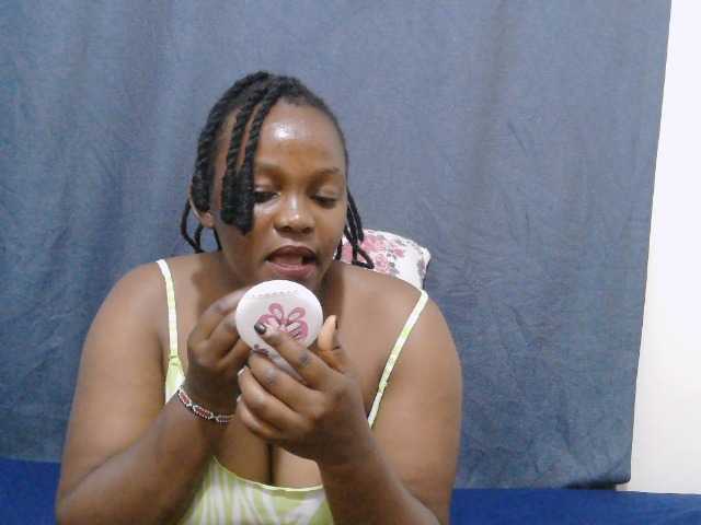 Cutie-lynda live cam on BongaCams