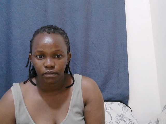Cutie-lynda live cam on BongaCams