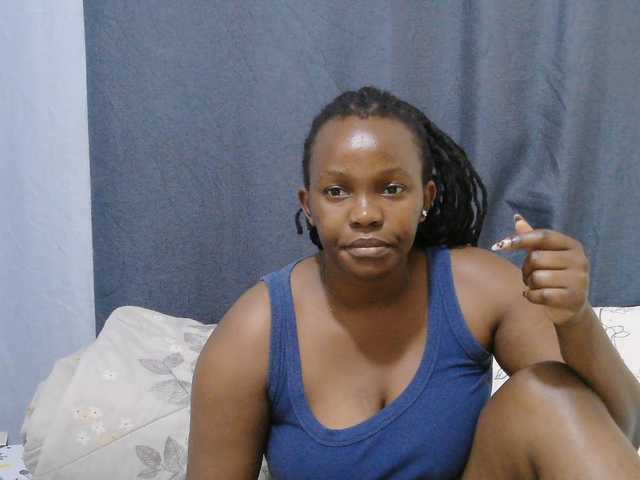 Cutie-lynda live cam on BongaCams