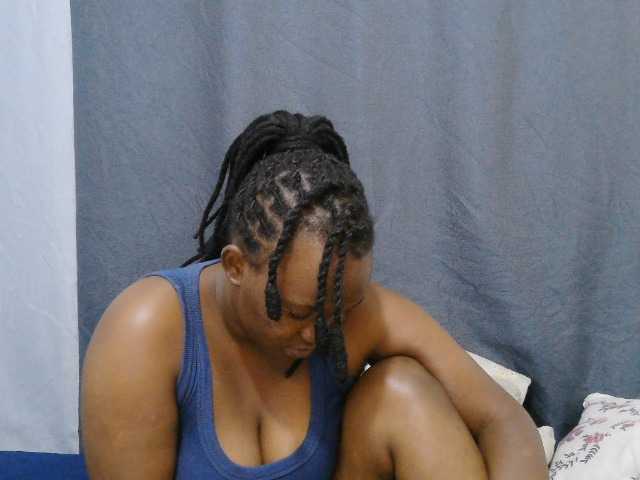 Cutie-lynda live cam on BongaCams