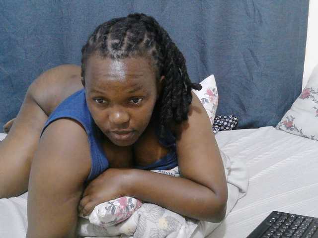 Cutie-lynda live cam on BongaCams