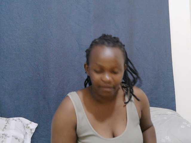 Cutie-lynda live cam on BongaCams