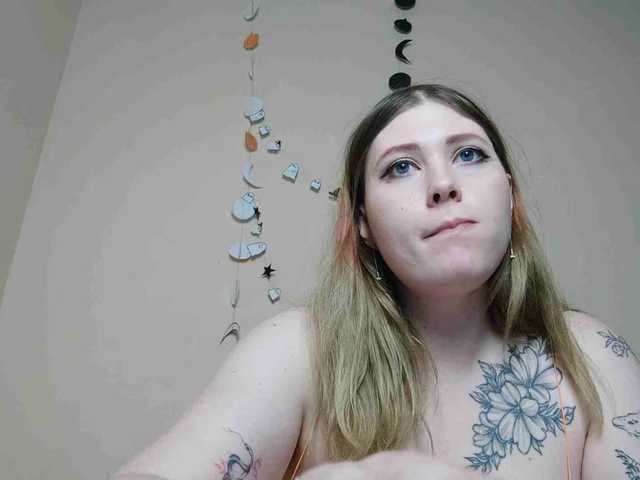 foxyarty live cam on BongaCams