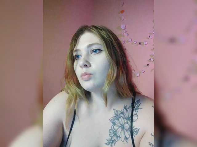 foxyarty, live now on BongaCams